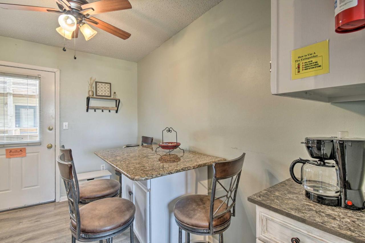Gulf Shores Condo With Pool And Grill Walk To Beach! Екстериор снимка